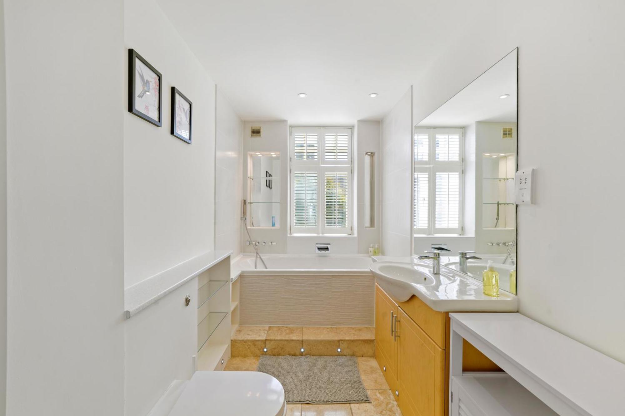 3 Bedroom Mews Home - Clapham Common - Free Private Parking - Sleeps 5 - Newly Refurbished - Sweetpea & Pillow Properties Londres Exterior foto