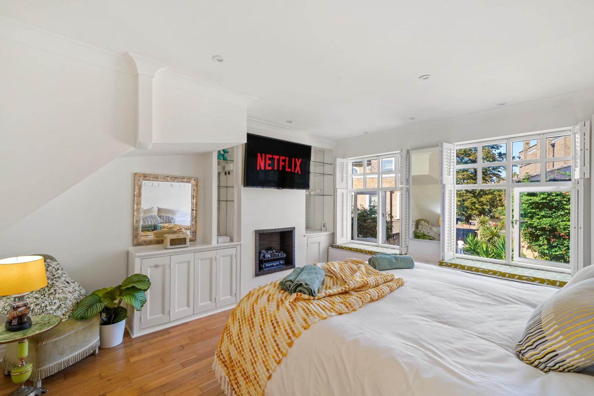3 Bedroom Mews Home - Clapham Common - Free Private Parking - Sleeps 5 - Newly Refurbished - Sweetpea & Pillow Properties Londres Exterior foto